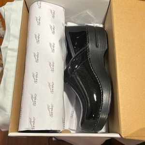 Shoes are brand new never used. Excellent condition.